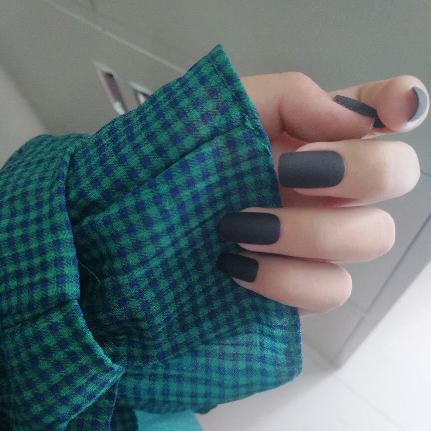 Faux ongles noir mat à couverture complète, 24 pouces, tête carrée courte, doux, givré, populaire, couleur unie, pointes d'art des ongles