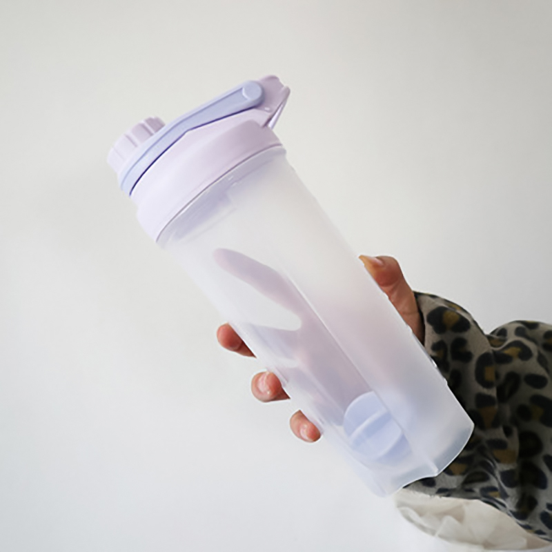 Proteinpulver shaker flaske blender flaske sport fitness kedel protein shaker 500/700 ml pige sports vandflaske med håndtag: Lilla / 401 500ml