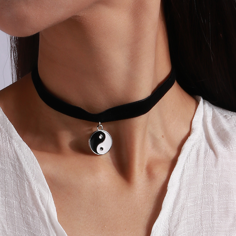 Mode Sexy Zwart Fluwelen Chokers Kettingen Punk Stijl Verklaring Kristal Liefde Harten Ketting Voor Vrouwen Partij Sieraden