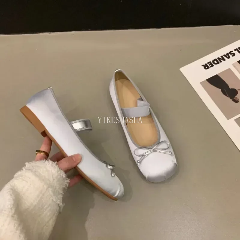2025 Nuova Primavera Estate Ballerine Piatte Scarpe da Donna Retro Raso Mary Jane Scarpe Ballerine Donna Zapatos Mujer YIKESHASHA