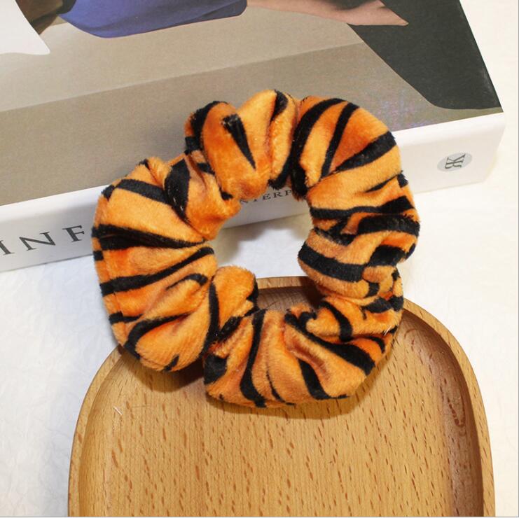 Bandas de Pelo de lana de Invierno para mujer, cintas para el pelo con estampado de vaca, accesorios para el cabello para niña, coletero: Tiger printed