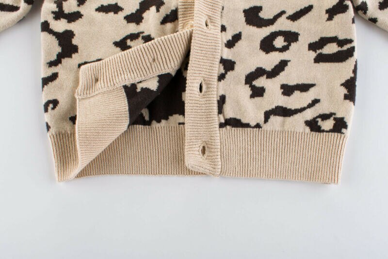 2019 di marca per bambini Del Bambino delle ragazze di Autunno Inverno cappotto di Leopardo manica lunga scollo a v Maglione di lavoro a maglia cappotto Khaki pulsante vestito caldo