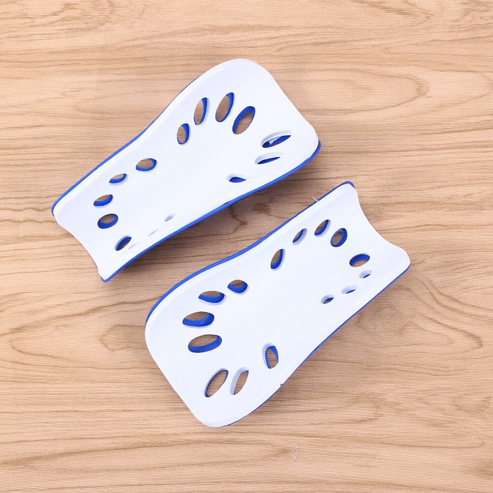 1 par leve respirável adulto bezerro equipamentos de proteção de equipamento de futebol para homem (branco)