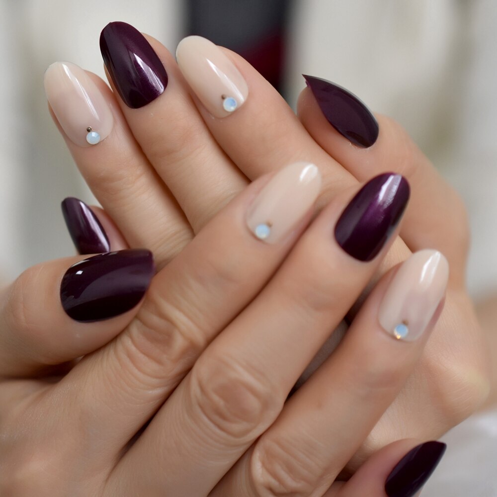 Codzienne sztuczne paznokcie krótkie średniej wielkości owalne prasy na paznokcie kolor manicure dekoracyjne porady z dżetów: L5597