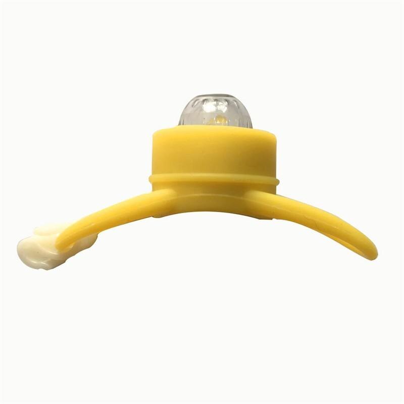 Bonito pato amarillo con hélice para casco, rompevientos de goma, sonido al estrujar, adornos de decoración para coche, accesorios: light