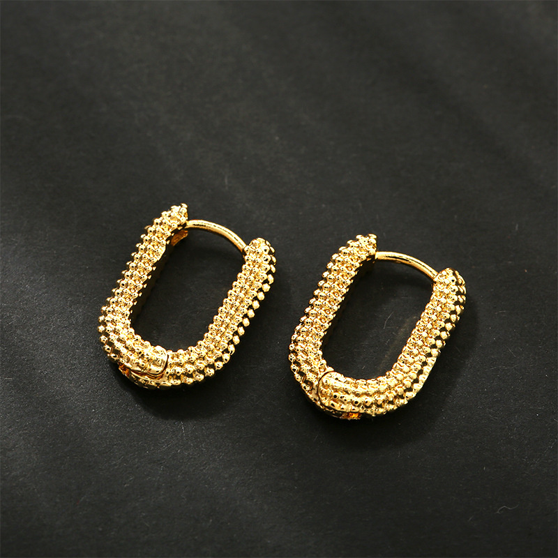 Pendientes de aro geométricos de Metal Vintage para mujer, aretes minimalistas de a la , de joyas de de Simple 2024: Color amarillo dorado claro