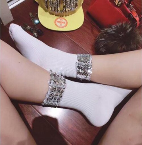 Ropa de calle Chic calcetines de lentejuelas brillantes hechos a mano para mujer. Calcetines cortos informales de Color gris liso para mujer. Calcetines con lentejuelas plateadas para mujer