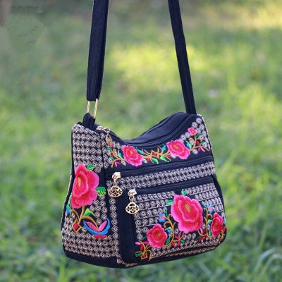 national emrboidery small women shopping handbagsNice bohemian floral prints lady casual shoulder bags All-match canvas bag