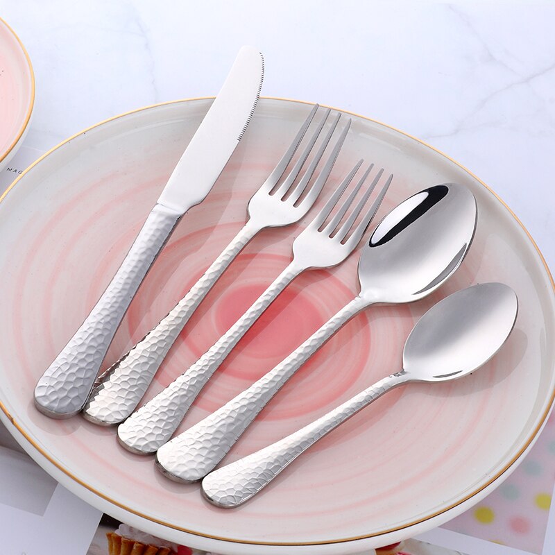 Ylelliset kultaiset aterimet 5 kpl kultaiset aterimet värikäs aterimesetti ruostumattomasta teräksestä musta aterinsetti veitsihaarukkasetti länsimaiset astiat: Hopea