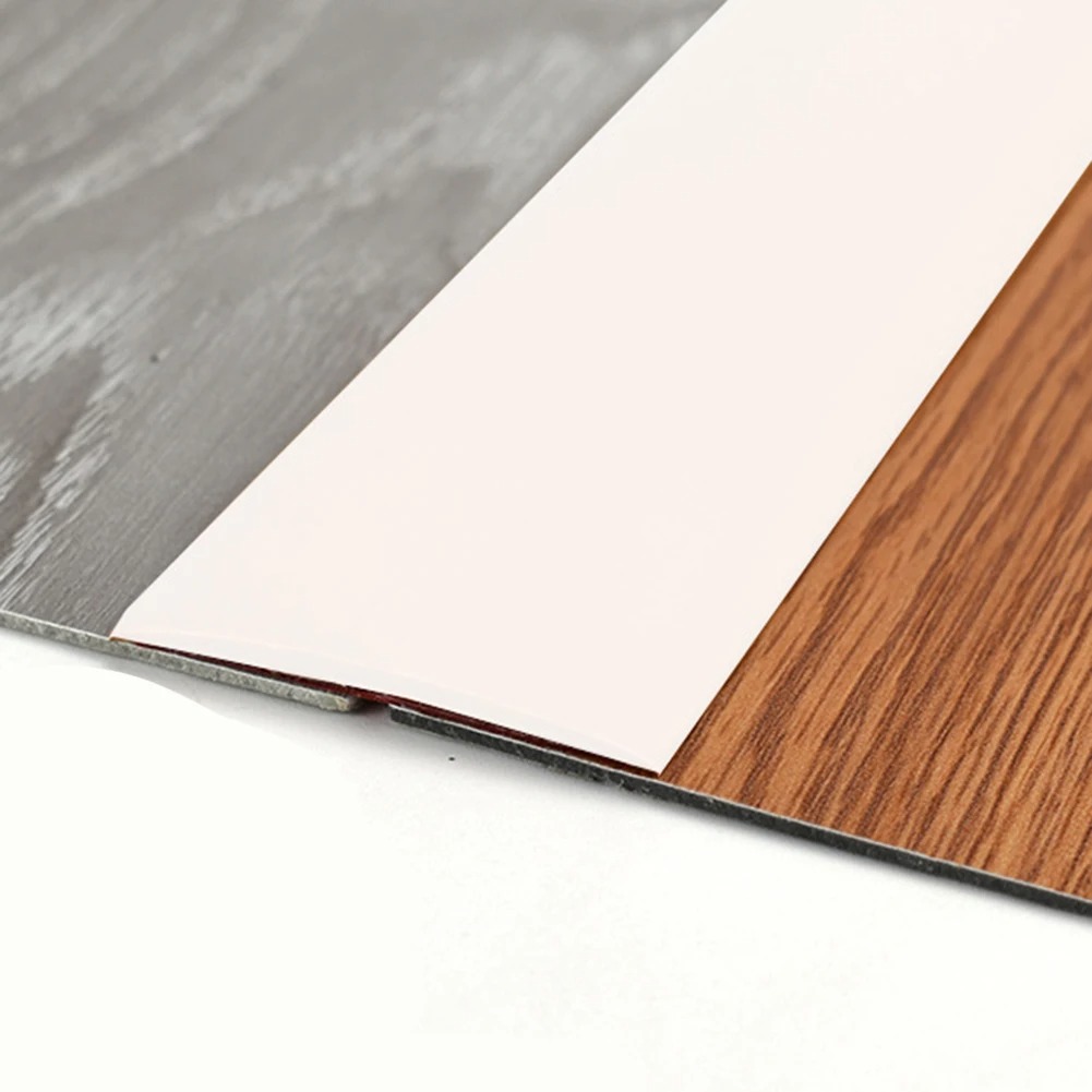 1pc 1m/2m/3 meter overgangslist for tregulv kantforseglingslist selvheftende sømlist terskellist gulvkantlist: Hvit / 5m