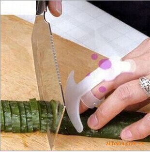 3Pcs/lot Kitchen Accessories Plastic Finger Guard Protect Your Finger Hand Not Hurt Cut Vegetable Tools Safety Protector Gagets