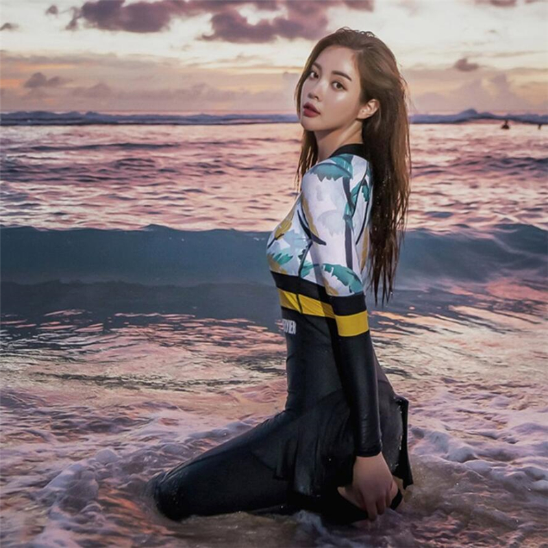 Meiyier-vêtements de plongée en apnée de style coréen pour femmes, combinaison de natation, surf, plongée rembourré, une pièce,