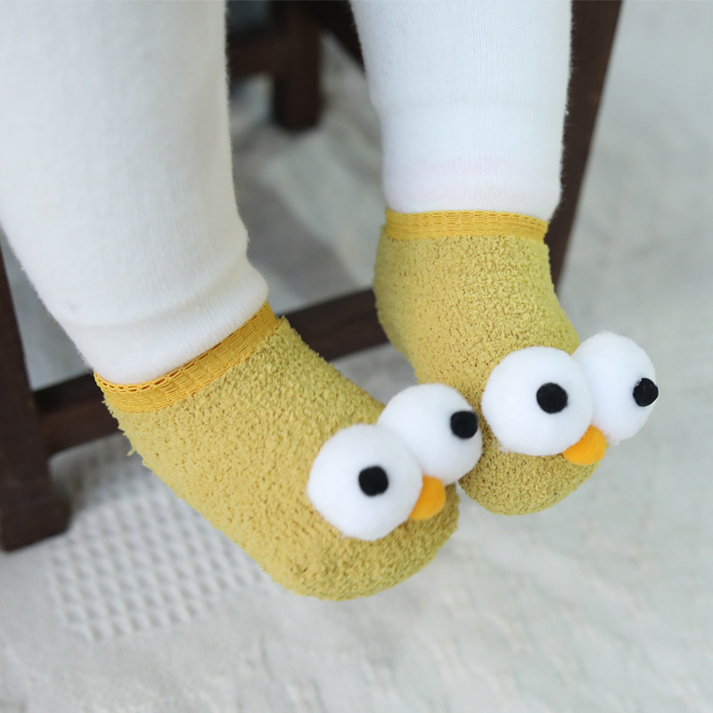 Bonitos calcetines de bebé con ojos grandes, suaves, antideslizantes, para primavera y otoño, bonitos calcetines infantiles, Cómodos calcetines para niños pequeños, adecuados para 0-3 años: yellow / 6 meses