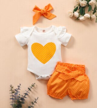 Meisje Hart Gedrukt 3 Stuks Romper Set, korte Mouwen Driehoek Kruis Tops Met Golf Punt Shorts En Boog Hoofdband: 3 / 9m