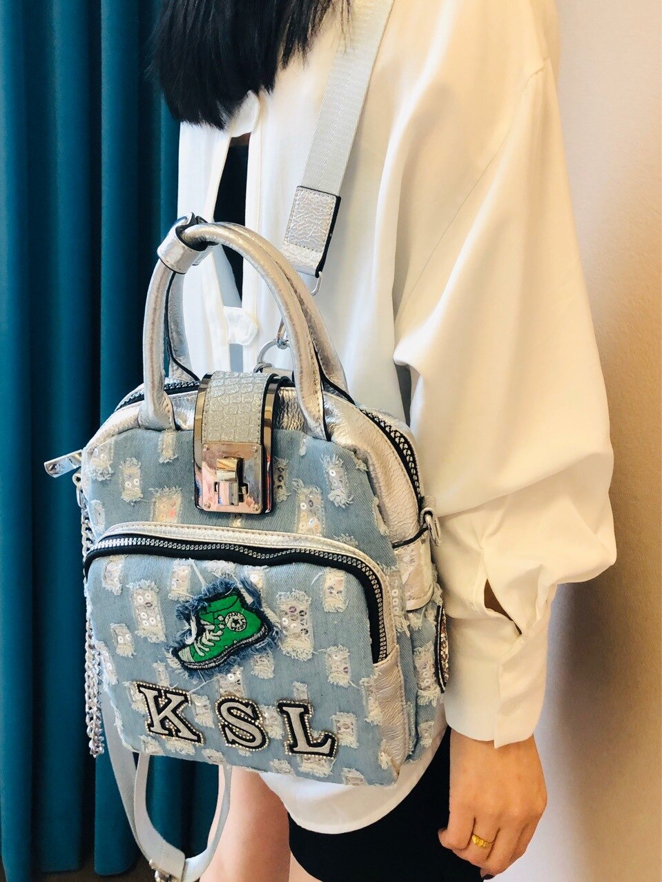 Damen-Rucksack aus lässigem Denim mit schimmernden pailletten Ich bin koreanischen stil, Ideal für Höhle alltag und als accessoire mit aufnähern und abzeichen.