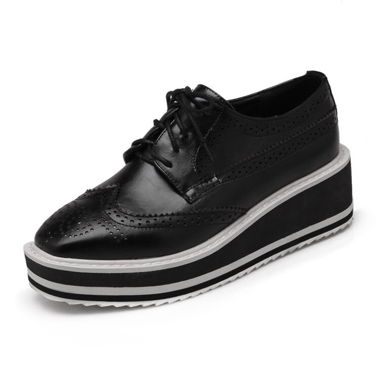 Pxelena british snørebånd preppy flad platform oxfords til kvindelige kvinder brogues wingtip platform creepers sko fretworkplus str.: Sort / 4.5