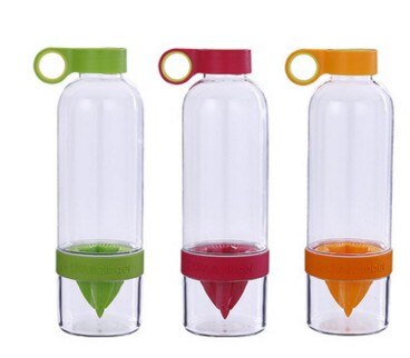 Korean plastic water bottle and lemon bottle, hand-pressed fruit bottle