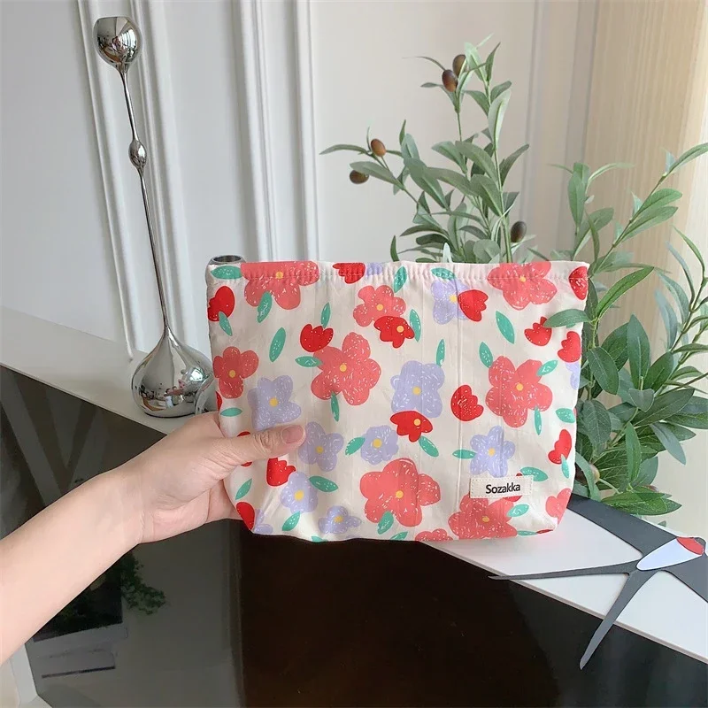 Korean Floral Makeup Storage Bag Cosmetic Organizer Travel Toiletry Bags Women Purse Zipper Pouch: green