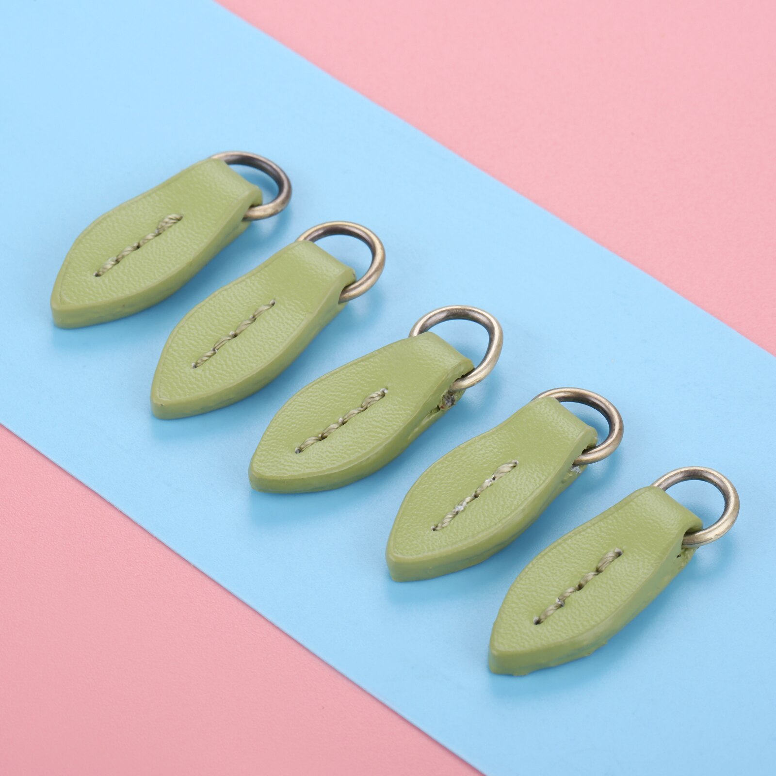 5Pcs 33*11mm Zipper Pullers Tree Leaf Shape Leather Zipper Pull Zipper Puller Replacement for Sewing Crafts Fasteners 11Color: Green