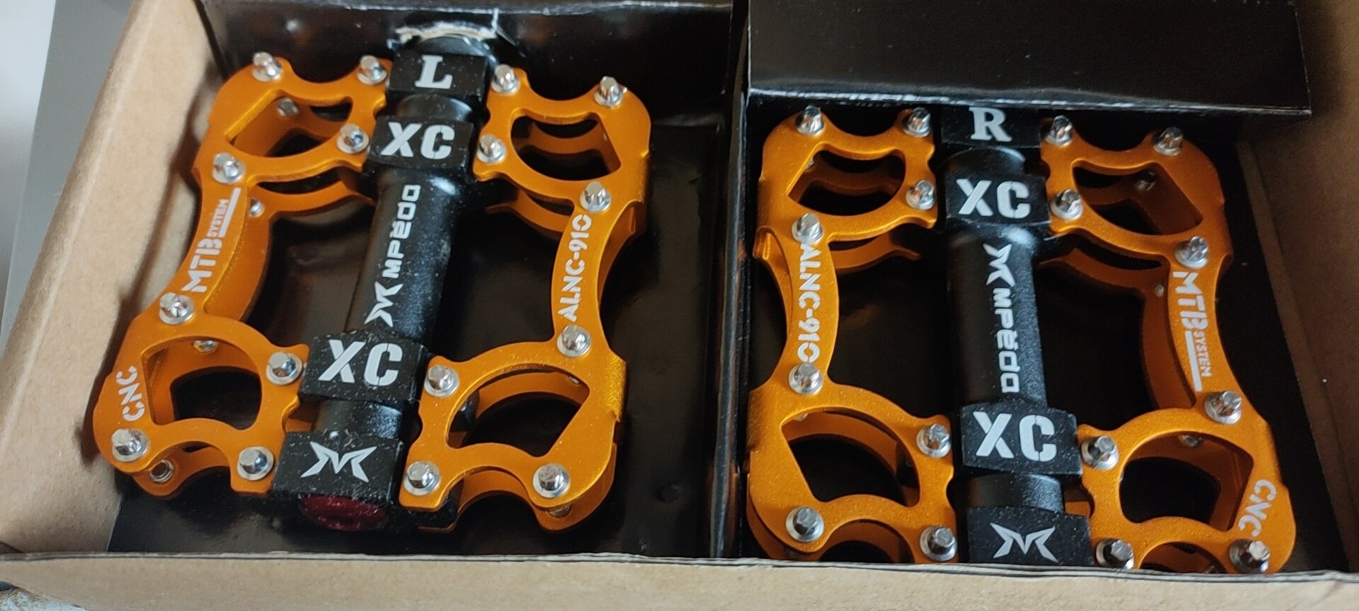 Bicicleta pedal mtb bmx selado 2 rolamento grampos pegs estrada mountain bike liga de alumínio anti-deslizamento peças de ciclismo: Yellow