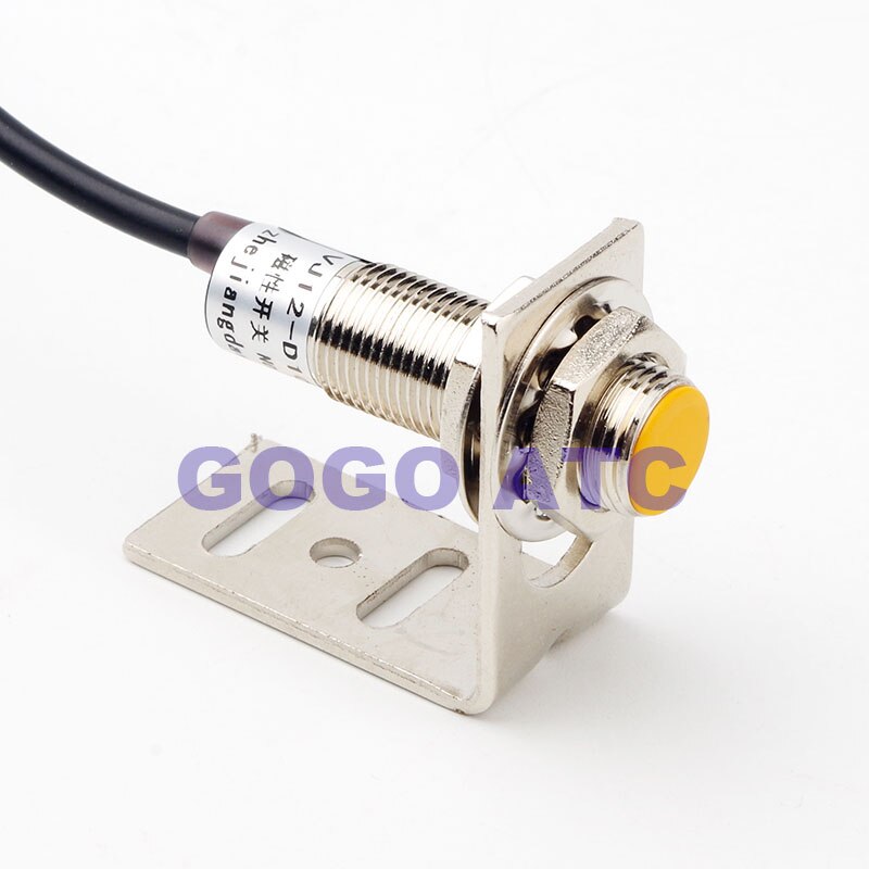 Hall sensor NJK-5002C M12 NPN drie-draads normaal open met magneten naderingsschakelaar Metalen sensor 1 CM koper nikkel plating
