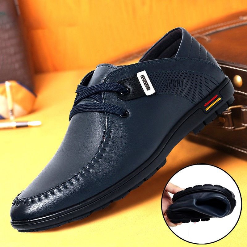 Herrekjole sko skinn menn fritidssko luksusmerke herre loafers mokkasiner pustende slip på svarte kjøresko