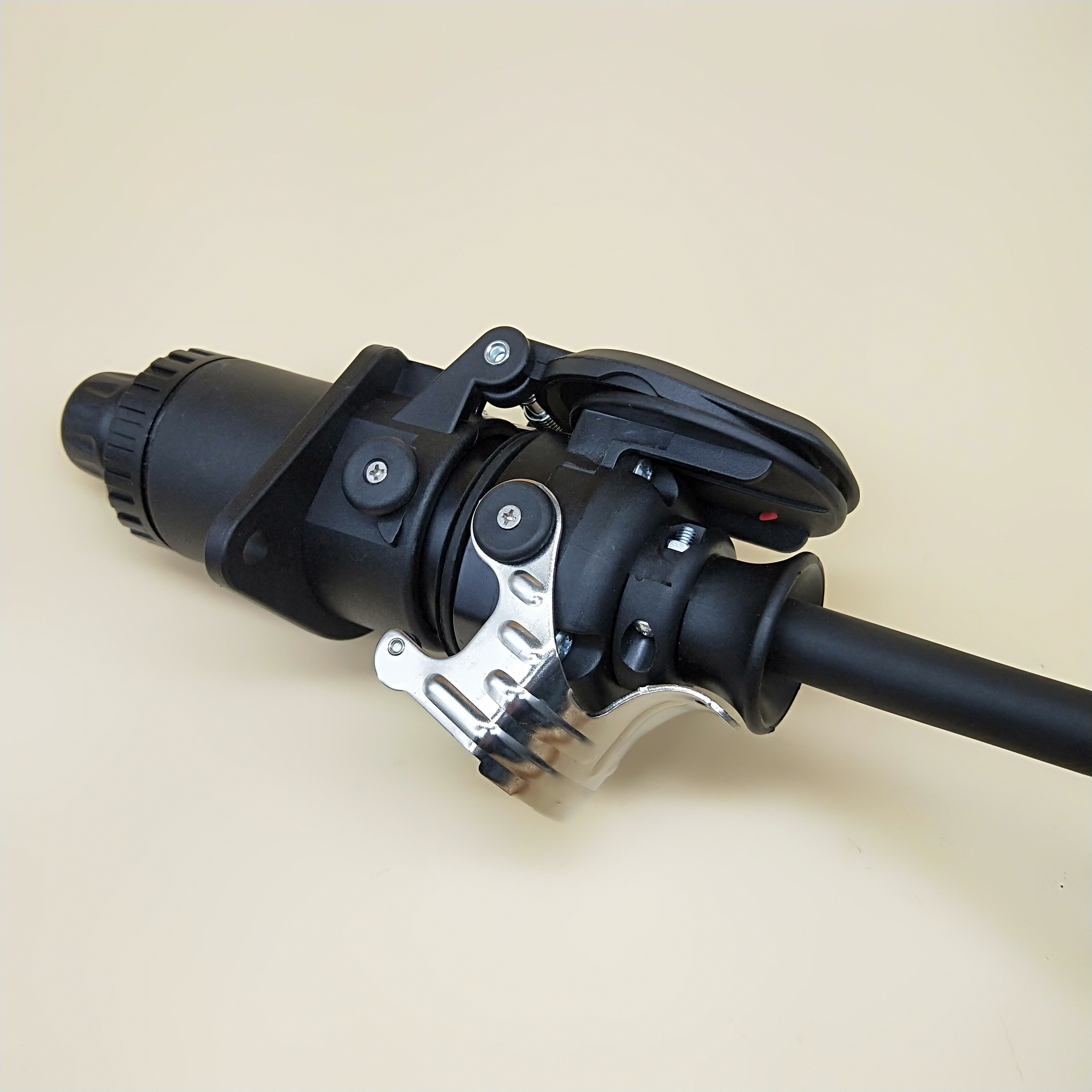 Spare Parts for Volvo Trucks VOE 1581328 Socket