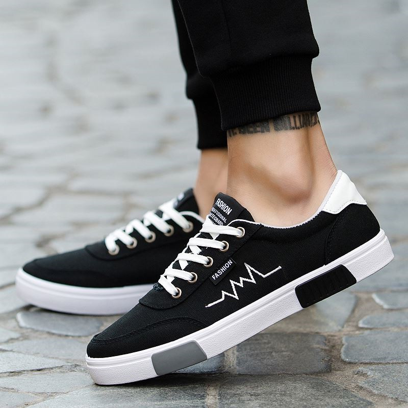 Herrskor vår sommar canvas skor herr sneakers low top svarta skor herr fritidsskor manligt märke sneakers: Vit / 40