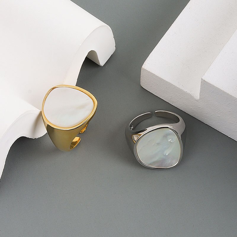 Women's Retro Big Finger Rings Smooth Copper Shell Open Ring Female Trendy Wedding Rings Accessories Jewelry Size Adjustable
