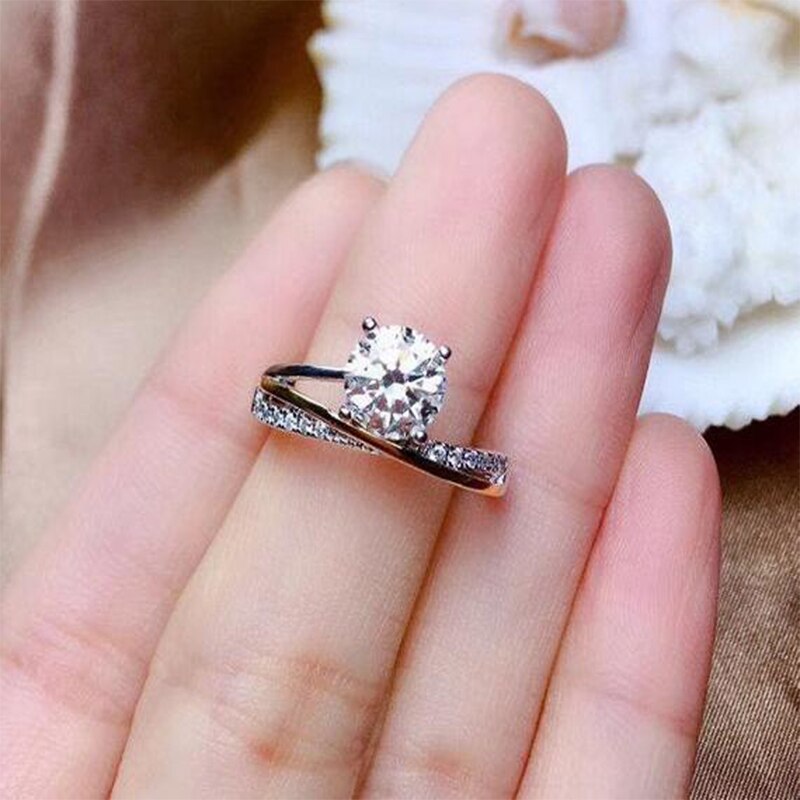 Huitan Edel Und GroßzüSoloauftritt Braut Hochzeit Frauen Ring Mit Runde CZ klassisch Schmuck Verlobung Ringe Silber Farbe Für Prinzessin