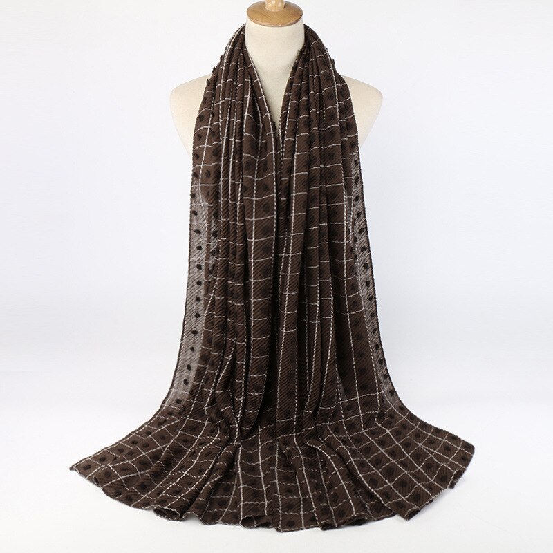 Kvinder fuld plisseret crush bomuldstørklæde muslimske hijabs sjaler tern stribede plaider fuzzy ball shawl hovedtørklæde wraps tudung tørklæder: 13 kaffe