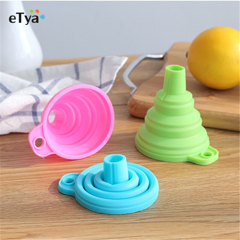 1Pcs Mini Opvouwbare Trechter Silicone Inklapbare Trechter Opvouwbare Draagbare Trechters Worden Opgehangen Huishoudelijke Vloeibare Doseren Keuken Gereedschap