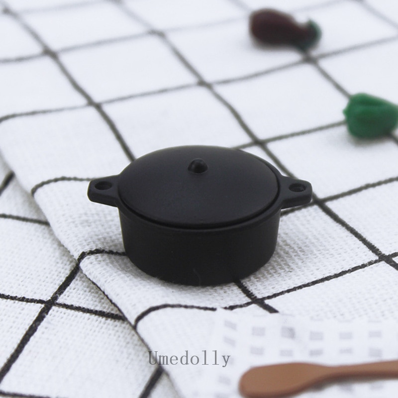 1PCS 1/12 Scale Mini Dollhouse Miniature Black Pot for OB11 BJD Doll House Kitchen Decor Accessories Toy