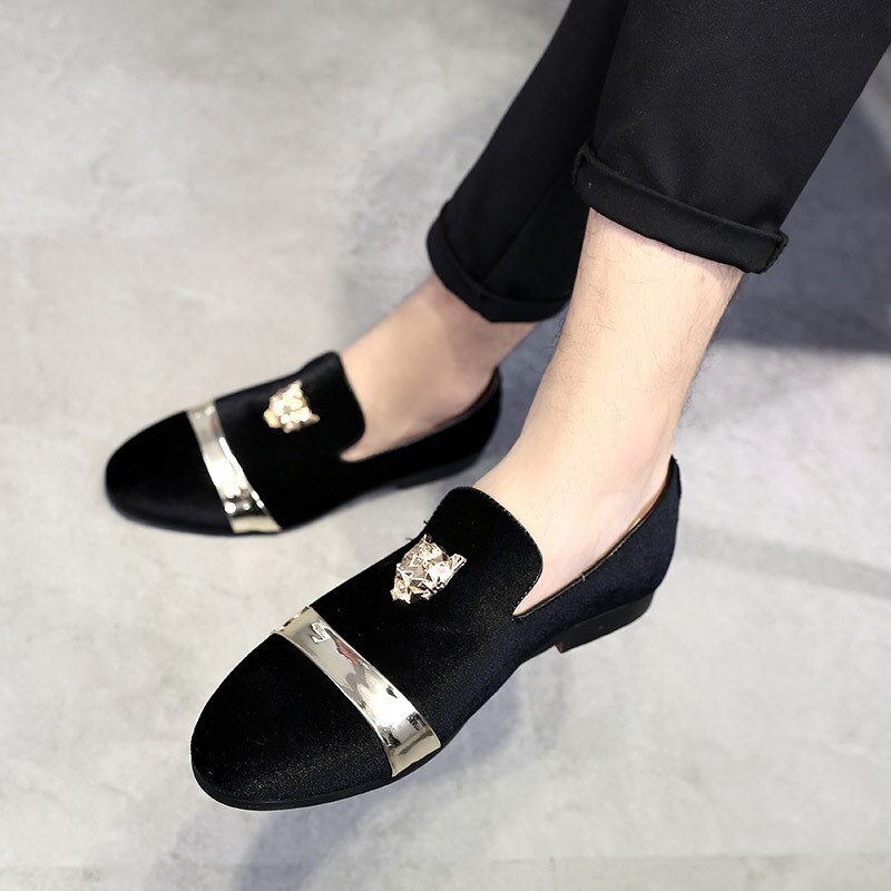 Heren casual schoenen gouden bovenkant en metalen neus instappers comfortabele herenschoenen lente herfst fluwelen schoenen voor heren