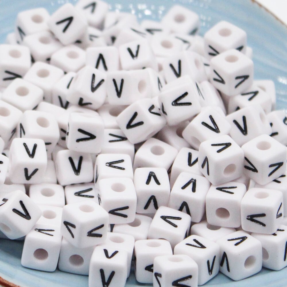 CHONGAI 550 Uds cubo acrílico cuentas con letras un solo alfabeto A-Z pulsera cuadrada blanca fabricación de joyas cuentas 10*10mm: Rosa fuerte