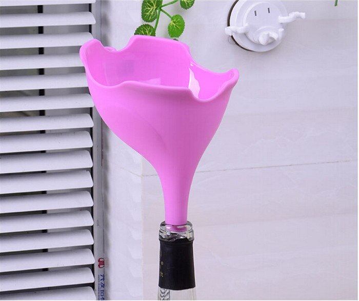 Embudo de plástico con forma de elefante para la cocina, utensilio de cocina portátil, plegable, bonito, 1 unidad, 0338