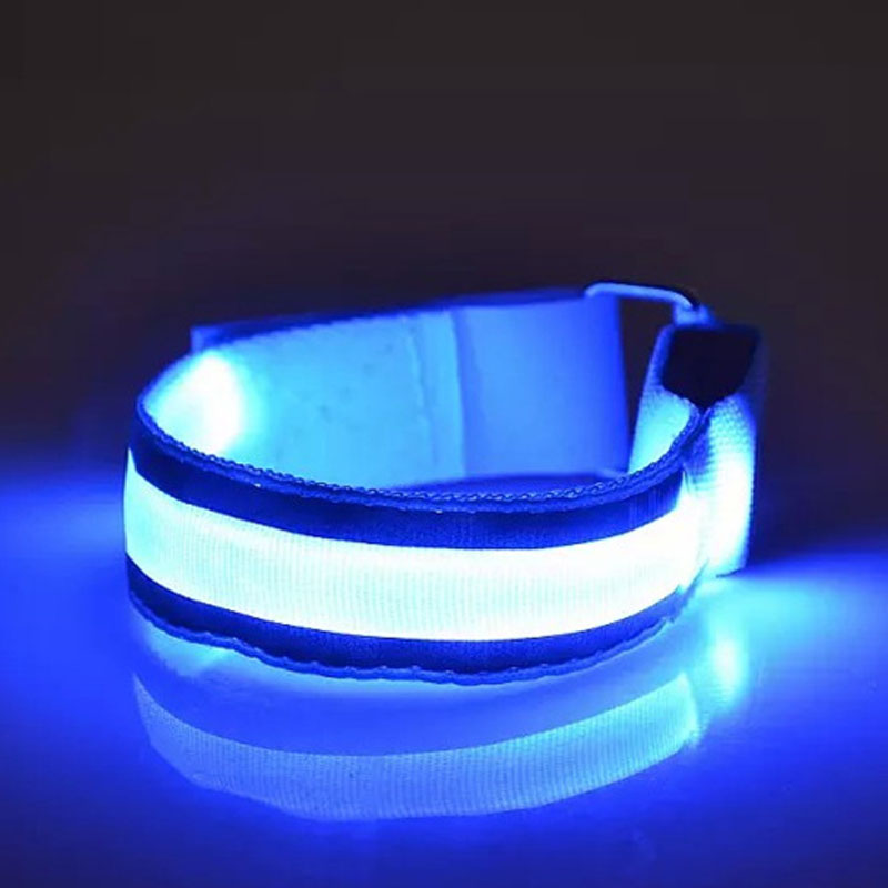 Pulseras luminosas LED para niños y adultos, muñequeras luminosas para el brazo, suministros de deportiva, Festival, 1 unidad