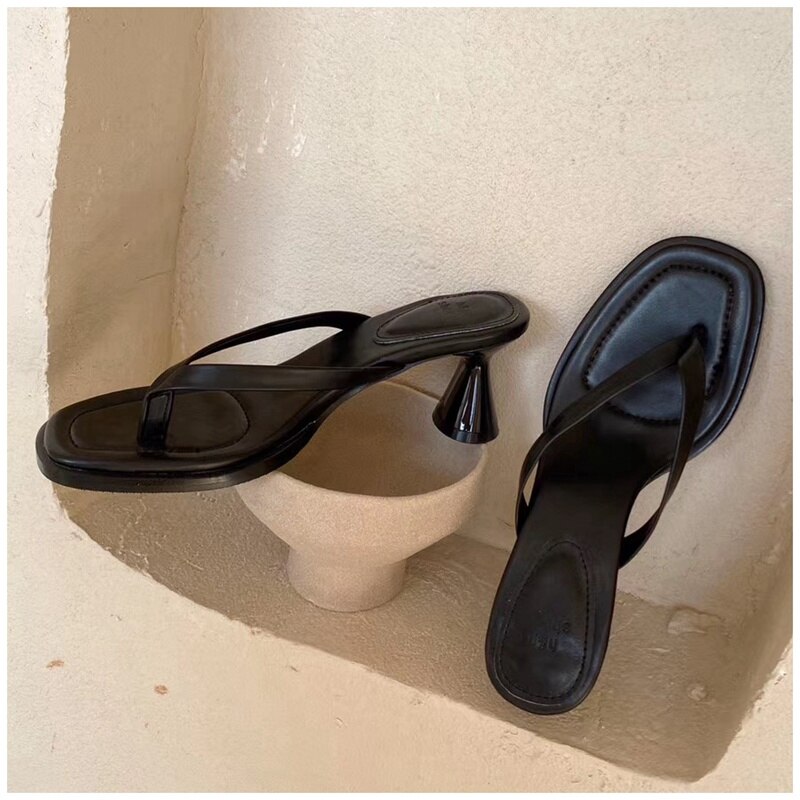 Suojialun sommar kvinnor smalband flip flop högklackat tofflor kvinnliga peep toe sandaler för klänning skor tofflor: Svart / 35