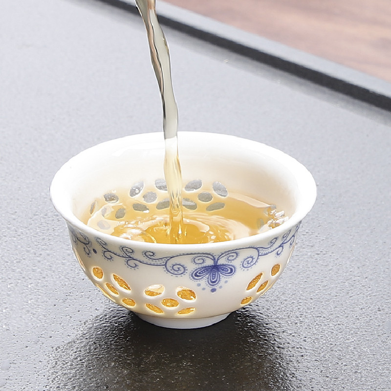 Chinese Tea Set Blue and White Ceramic Porcelain Hollow Honeycomb Tea Set Teapot Teacup Tea Ceremony Drink Set Tea Sets Suit