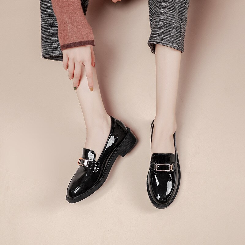 Chaussures coréennes automne chaussures femme bouche peu profonde Oxfords femmes en cuir verni ballerines mocassins avec fourrure Style britannique Rou