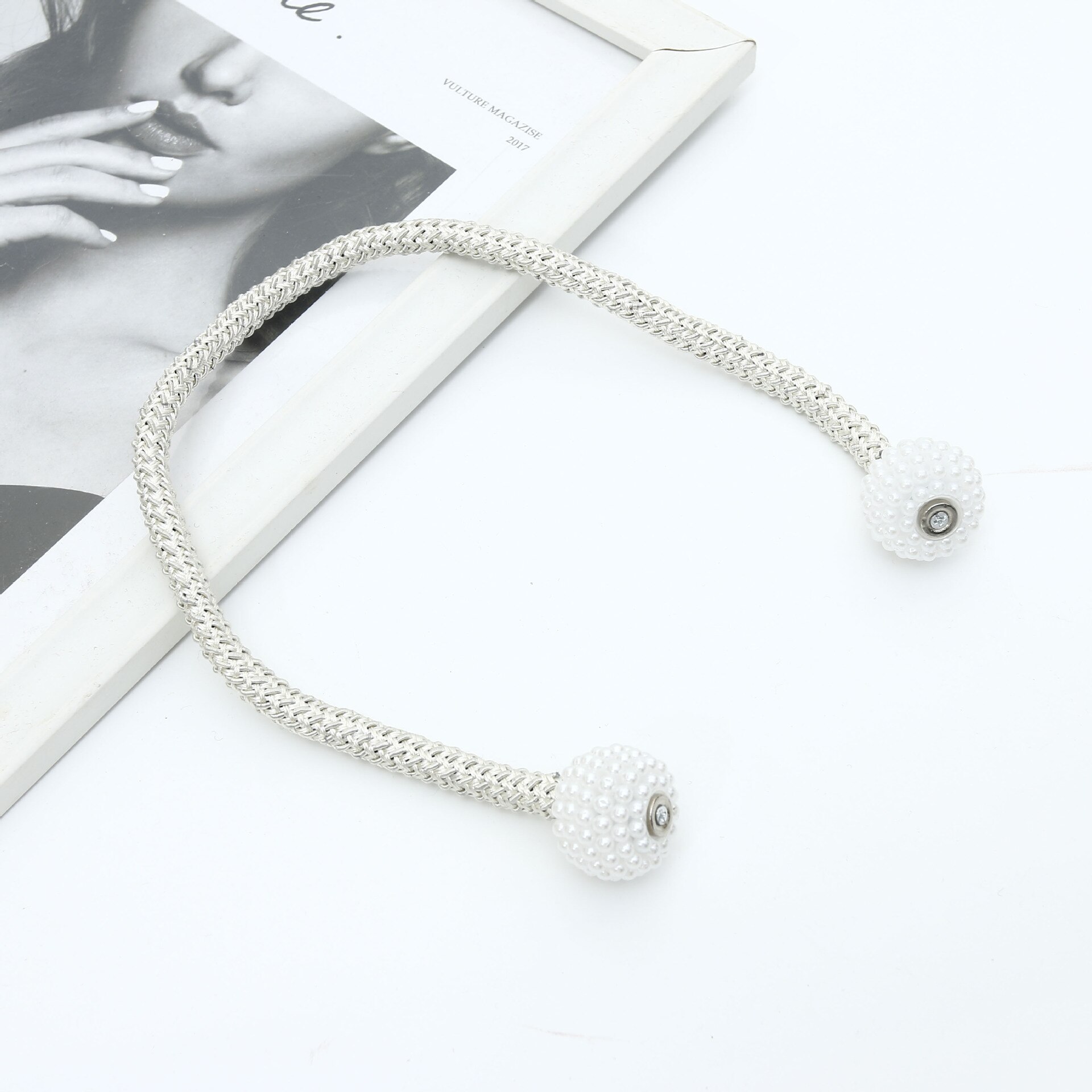 2 pièces de rideaux simples avec perles, sangles à boucle magnétique Simple, corde de cravate sans Perforation, accessoires de décoration: White