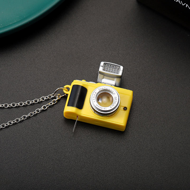 Simulazione creativa Kawaii Mini Camera LED Glow Sound Camera portachiavi collana pendente giocattoli regalo di compleanno: YELLOW