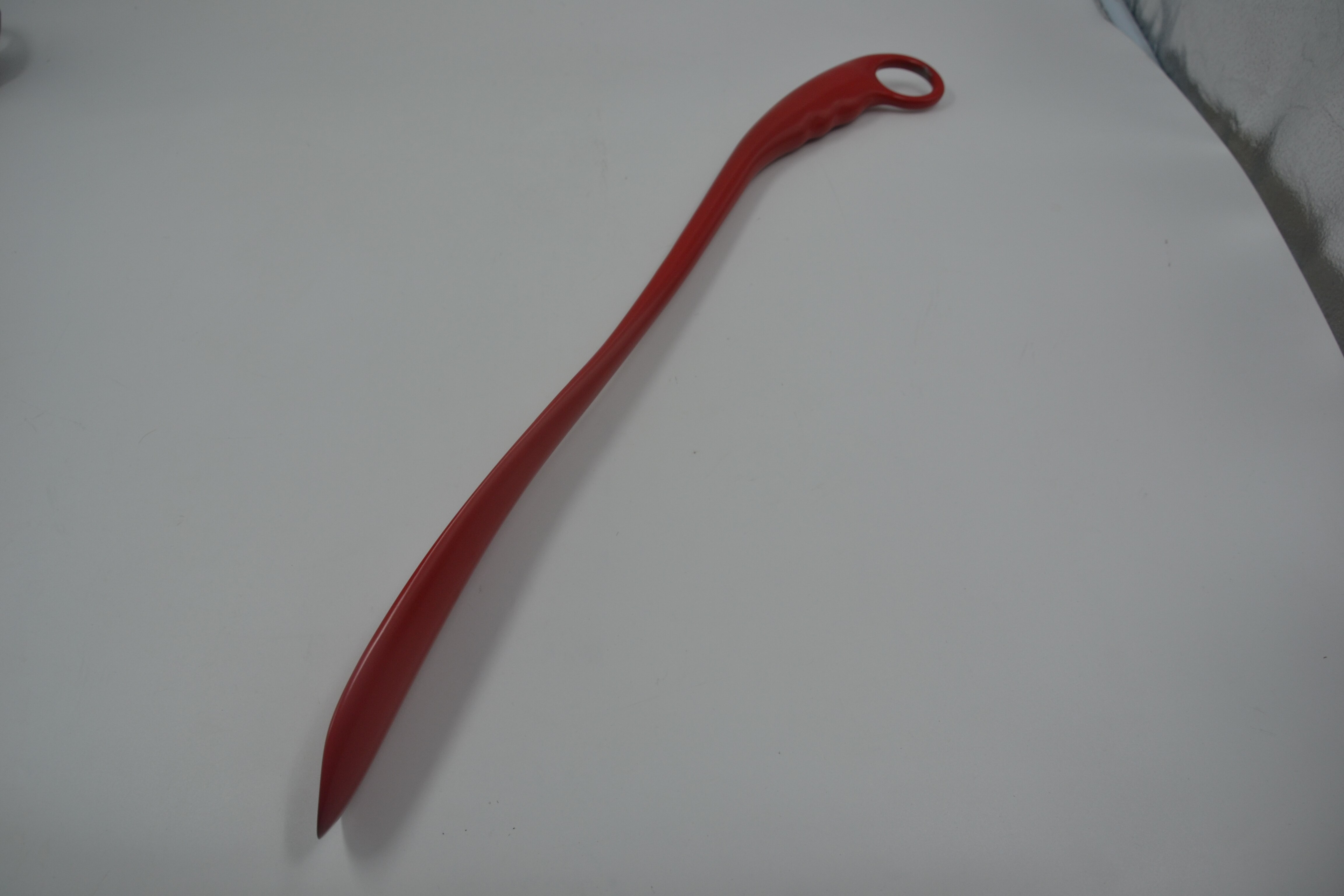 52cm Aluminium Alloy Shoe Horn Long Metal Shoe Spoon Convenient Wear Stainless Steel Shoe Horn: Red