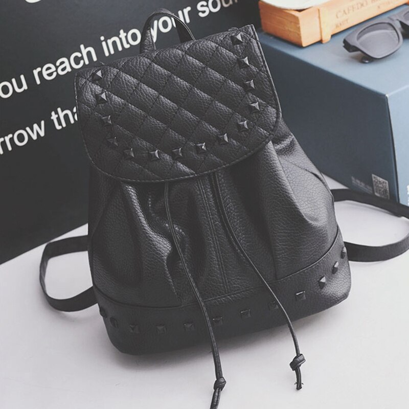 Koreaanse stijl pu leren casual rugzak voor dames, reistas met klinknagels, schooltas zwart