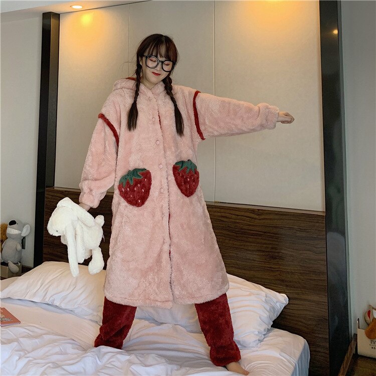 Vinterpyjamas kvinder bukser varm pyjamas koreansk kæreste jordbær hættepyjamas hjemmeservicedragt: En natkjole