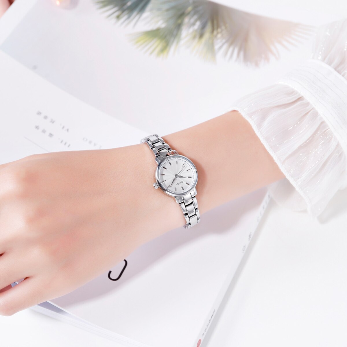 Stainless Steel Belt charming women Watch Classic Minimalist Alloy Analog ladies waterproof Quartz wrist watches