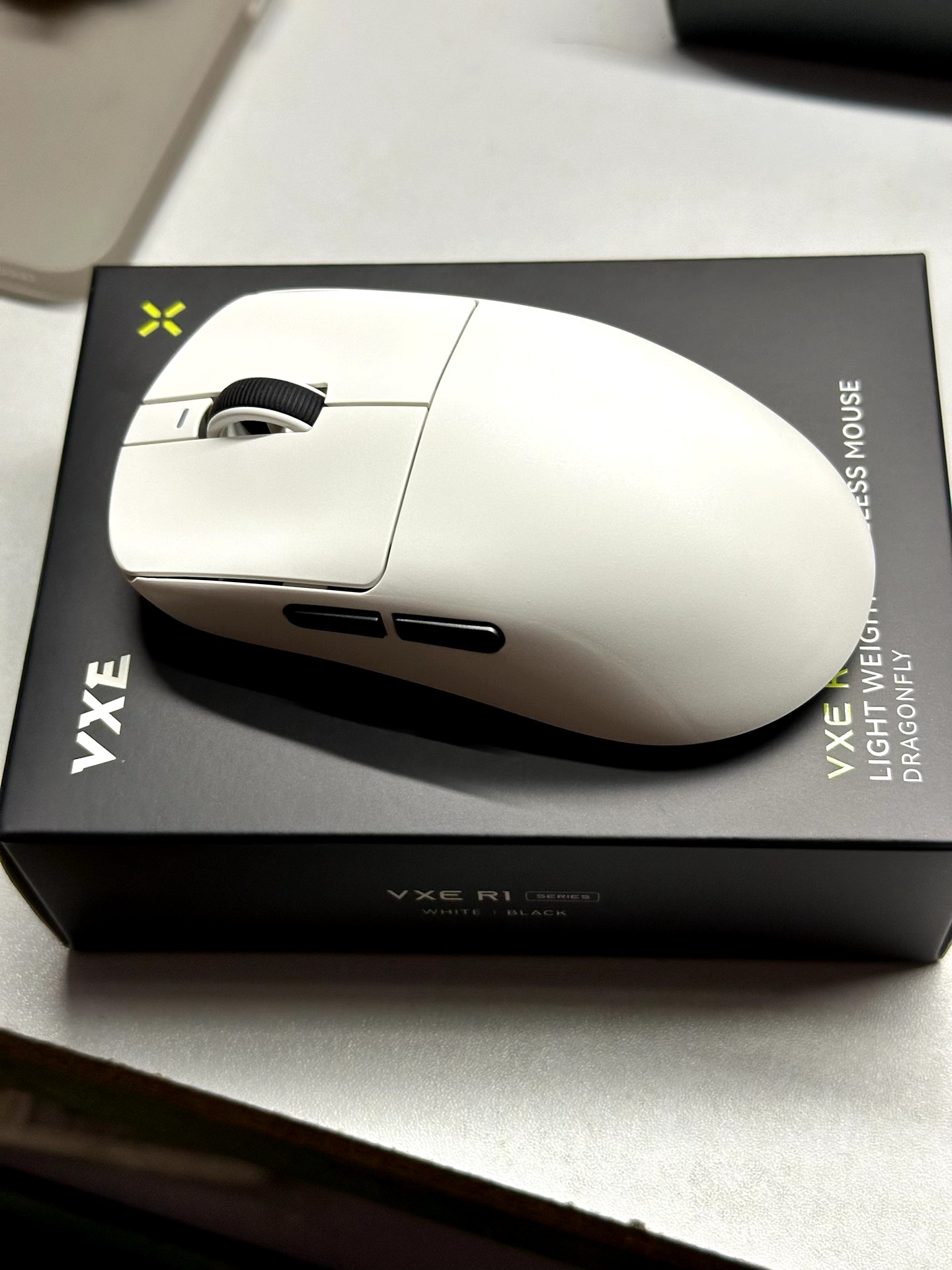In Stock ATK Vxe Dragonfly R1 Se Gaming Mouse E-sports Long endurance PAW3395 Non porous Lightweight Ergonomic Mouse