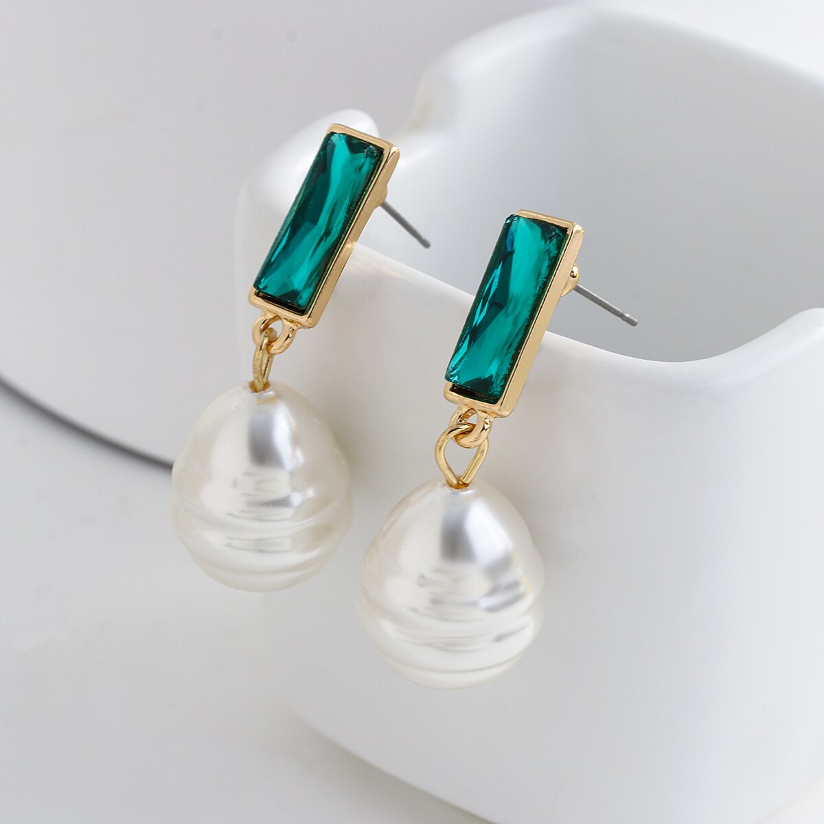 ANEOSA-pendientes colgantes de perlas para mujer, aretes geométricos verdes con diamantes de imitación, hechos a mano, colgantes de perlas de agua dulce
