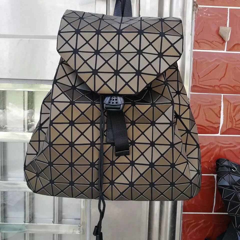 Geometric Luminous Women's Bag Holographic Reflective Flashing Color Backpack: Style B