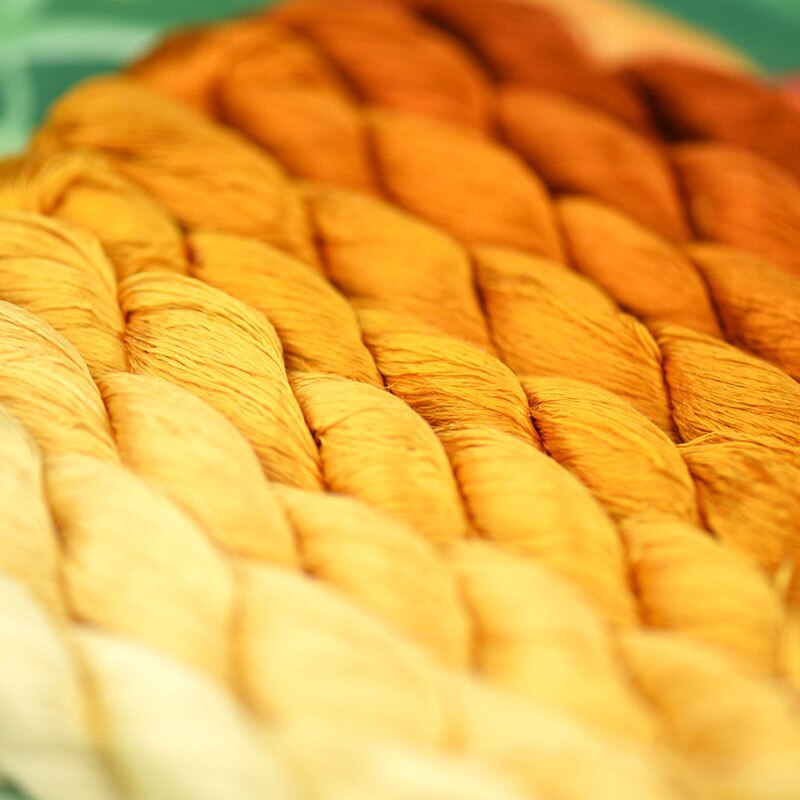 1 väri 400m suzhou kirjonta 100%  luonnonsilkki brodeerattu lanka silkki tee itse silkkinen kirkas värilinja oranssinruskea